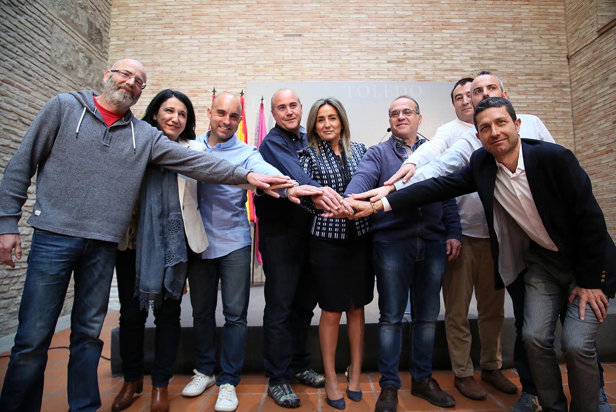 Milagros Tolón, con los representantes sindicales del Ayuntamiento de Toledo
