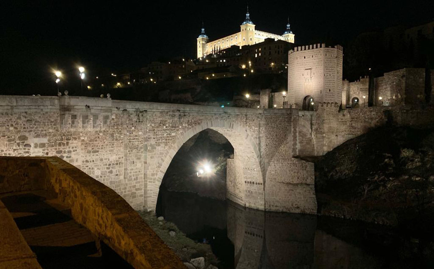 El Puente de Alcántara lucirá nueva iluminación artística a partir del jueves 28 de febrero.