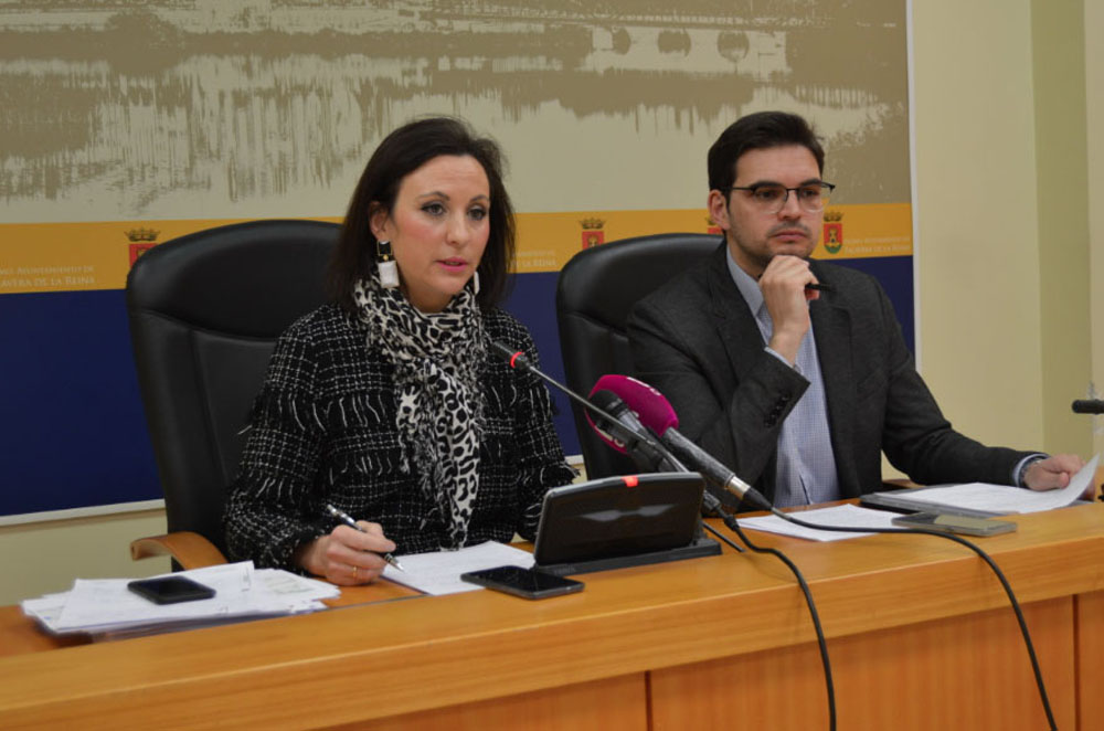 Rueda de prensa ofrecida por la portavoz del Gobierno local.