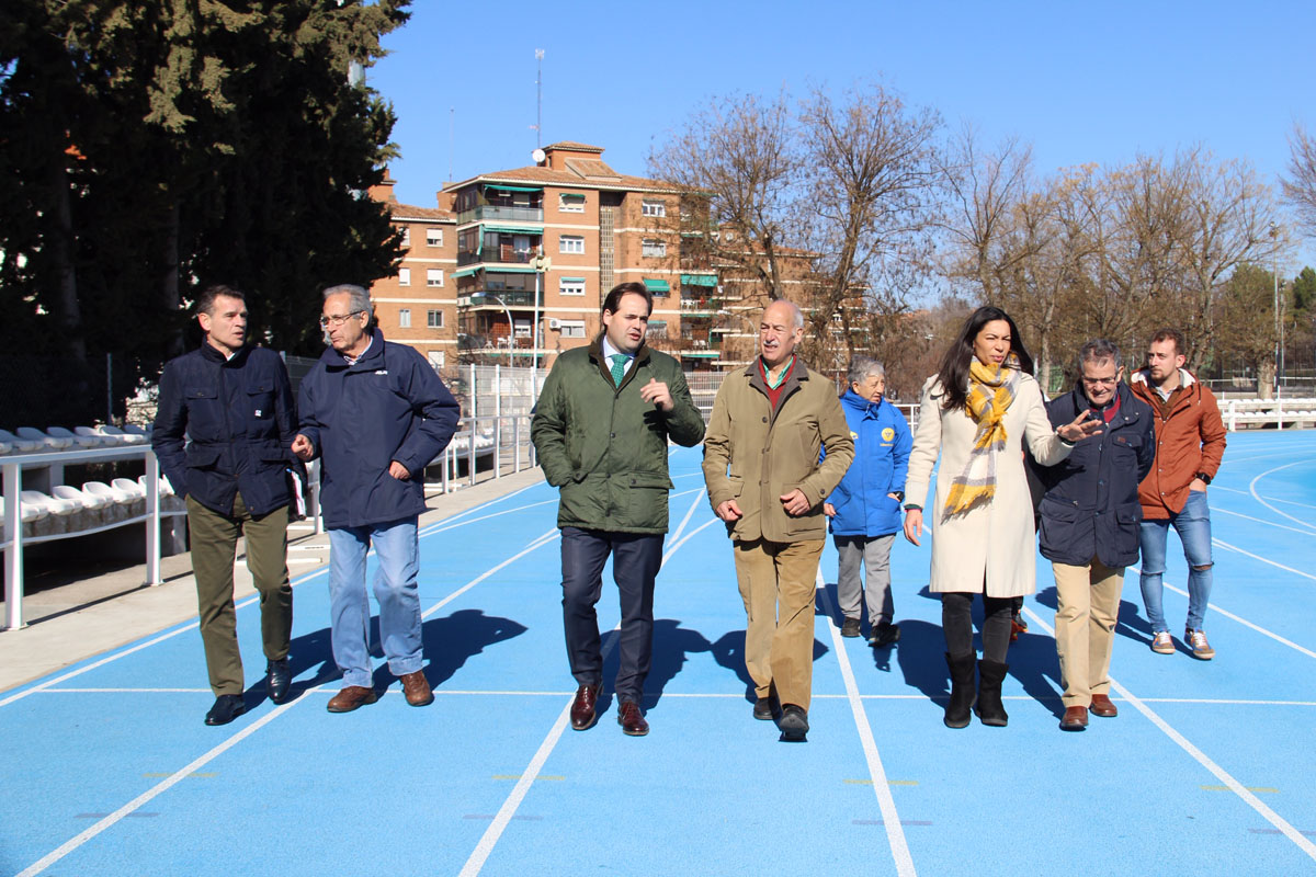 Paco Núñez durante su visita al Club de Atletismo Toledo.