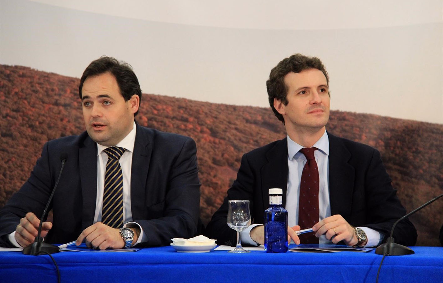 Paco Núñez, presidente del PP de CLM, junto a Pablo Casado.