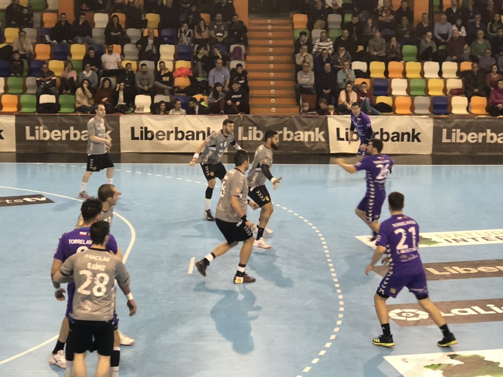 Encuentro en El Sargal entre el Liberbank Cuenca y el BM Torrelavega.