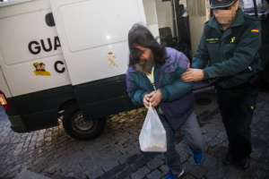 El acusado, al entrar en la Audiencia Provincial de Toledo.