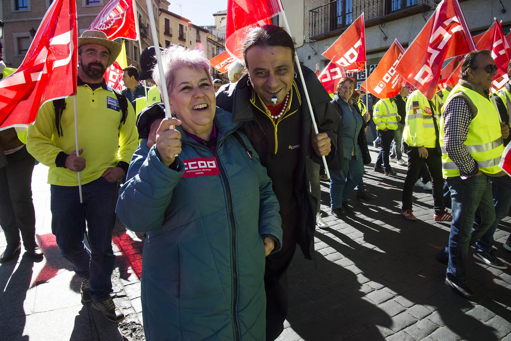 Dos de los participantes en la concentración de trabajadores de las ambulancias de CLM.