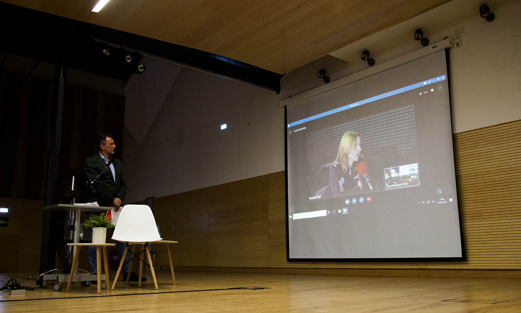 sexting Imagen de la videoconferencia con la subinspectora Martínez desde la Facultad de Periodismo de Cuenca.