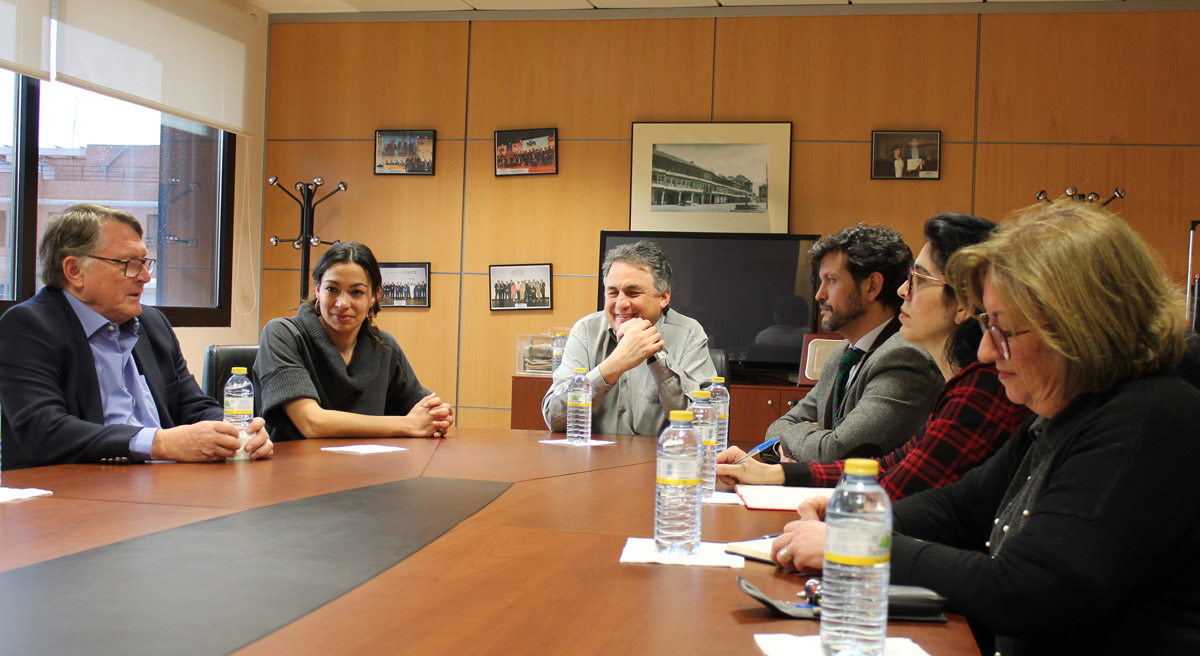 Encuentro entre Claudia Alonso y el responsable regional de la ONCE.