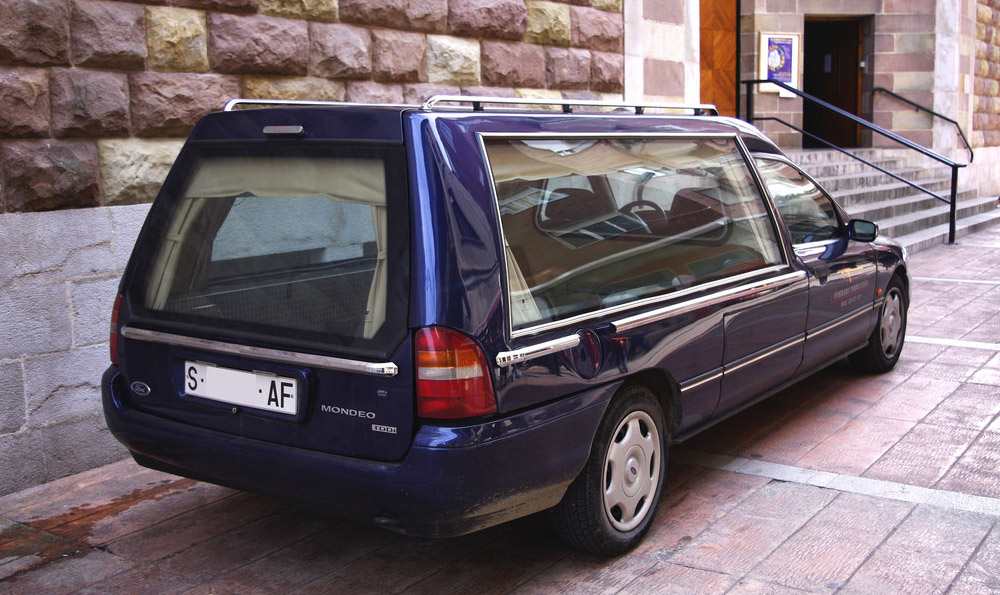 Coche fúnebre, entierro, funeral, muerte, fallecimientos