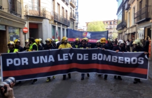 Bomberos manifestándose en Toledo.