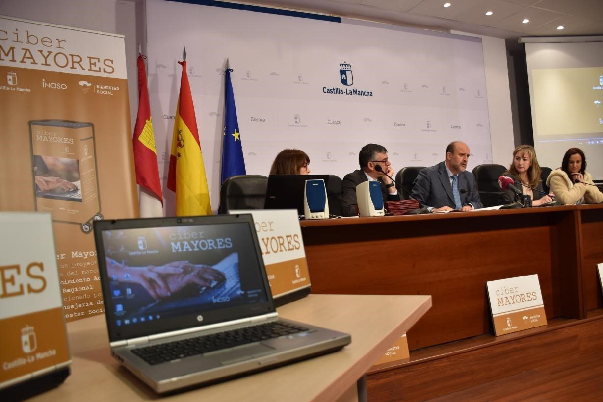 Rueda de prensa de José Luis Martínez Guijarro en Cuenca.