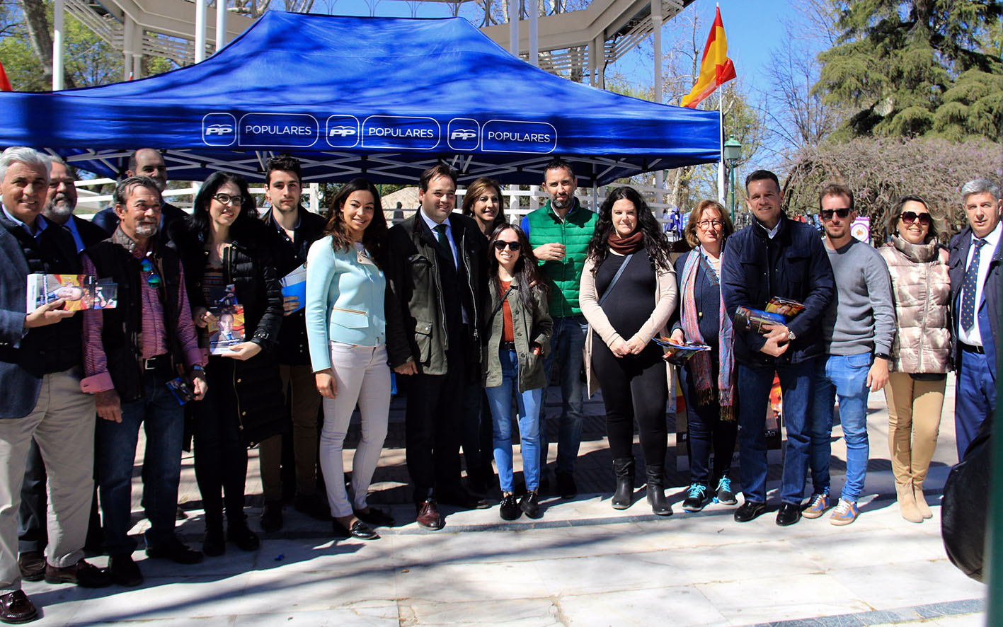 Paco Núñez, Claudia Alonso y cargos del PP, hoy en Toledo.