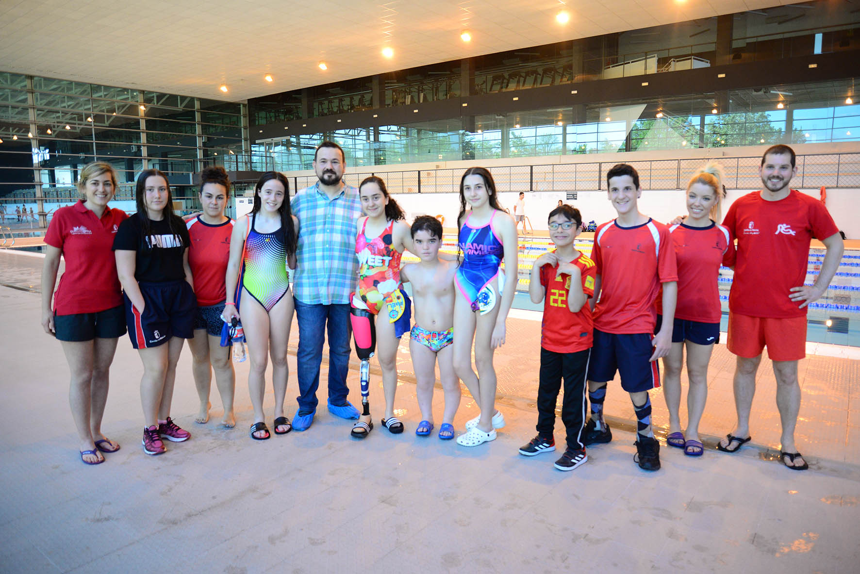 Los nadadores de CLM, con Xavi Torres y Amores