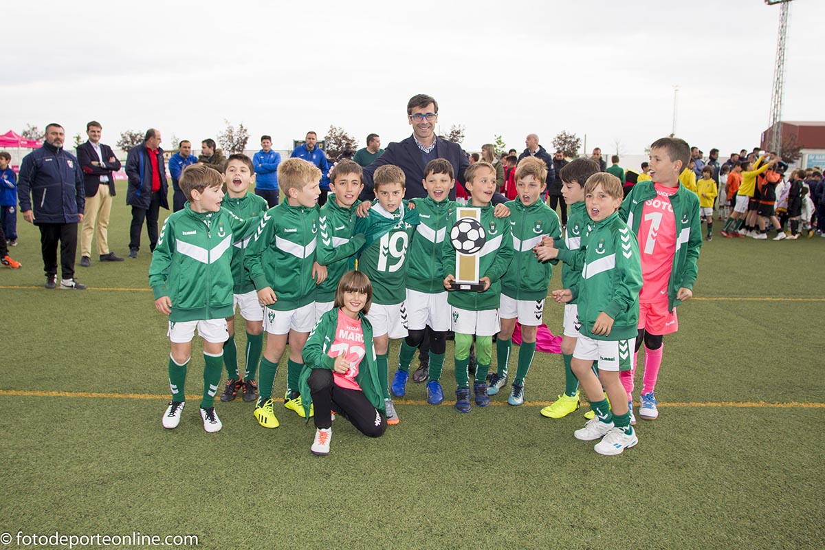 El CD Toledo benjamín ganó el torneo de fútbol base de Illescas