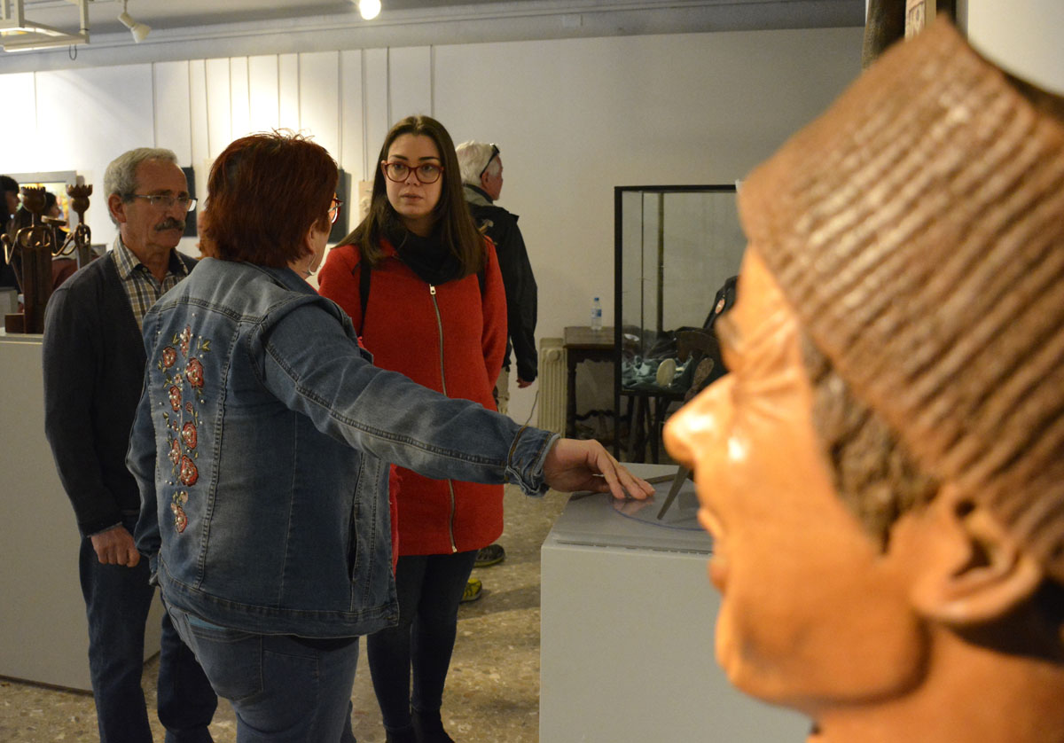 Visita de la concejala de Cultura de Toledo a la exposición Free Art.