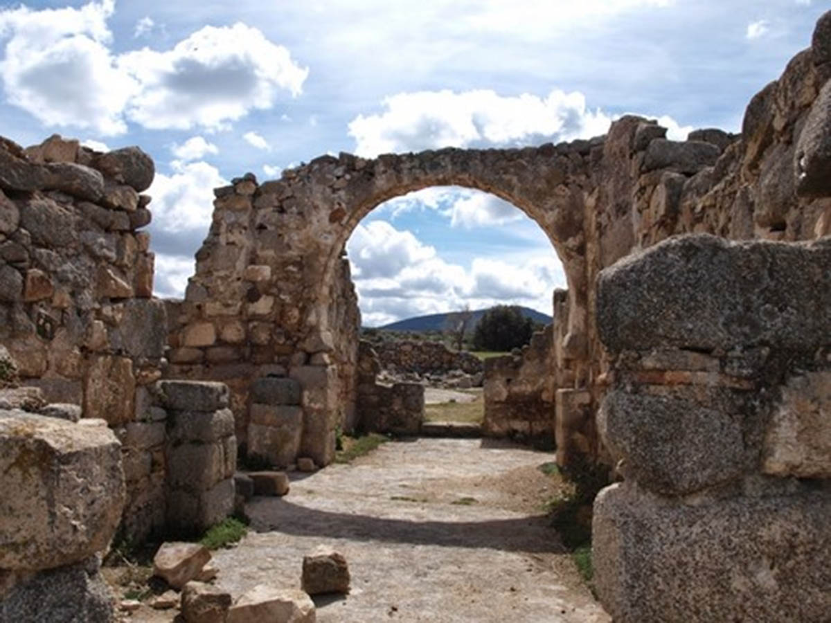 amenazados Iglesia de San Pedro de la Mata, en Sonseca. Foto: Real Academia de las Bellas Artes de Toledo.