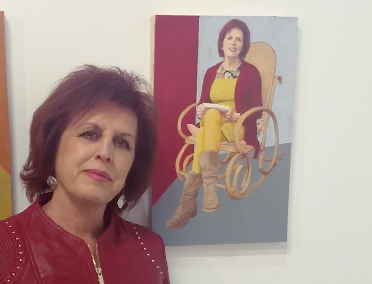 También le hicieron un retrato a Mari Ángeles García en una exposición
