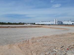 Imagen de la parcela sobre la que se proyecta el gran centro logístico construido por Merlin en Azuqueca.