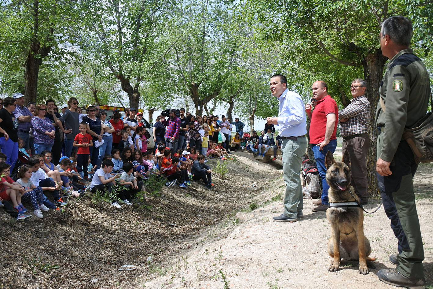 Martínez Arroyo, en una exhibición de la Unidad Canina en Mazarambroz (Toledo).