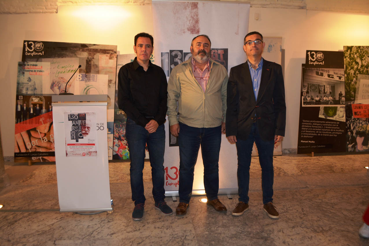 Alberto Sánchez, Carlos Pedrosa y Fernando Muñoz en la inauguración de la exposición por el 130 aniversario de UGT.