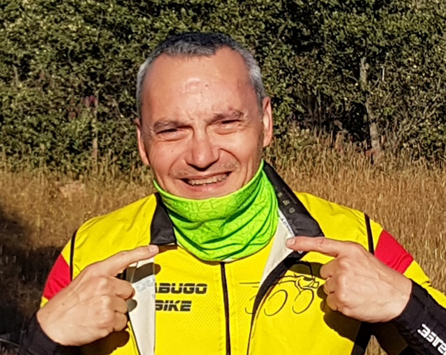 José Antonio Ruiz-Valdepeñas en un día de ruta con la bicicleta de montaña.