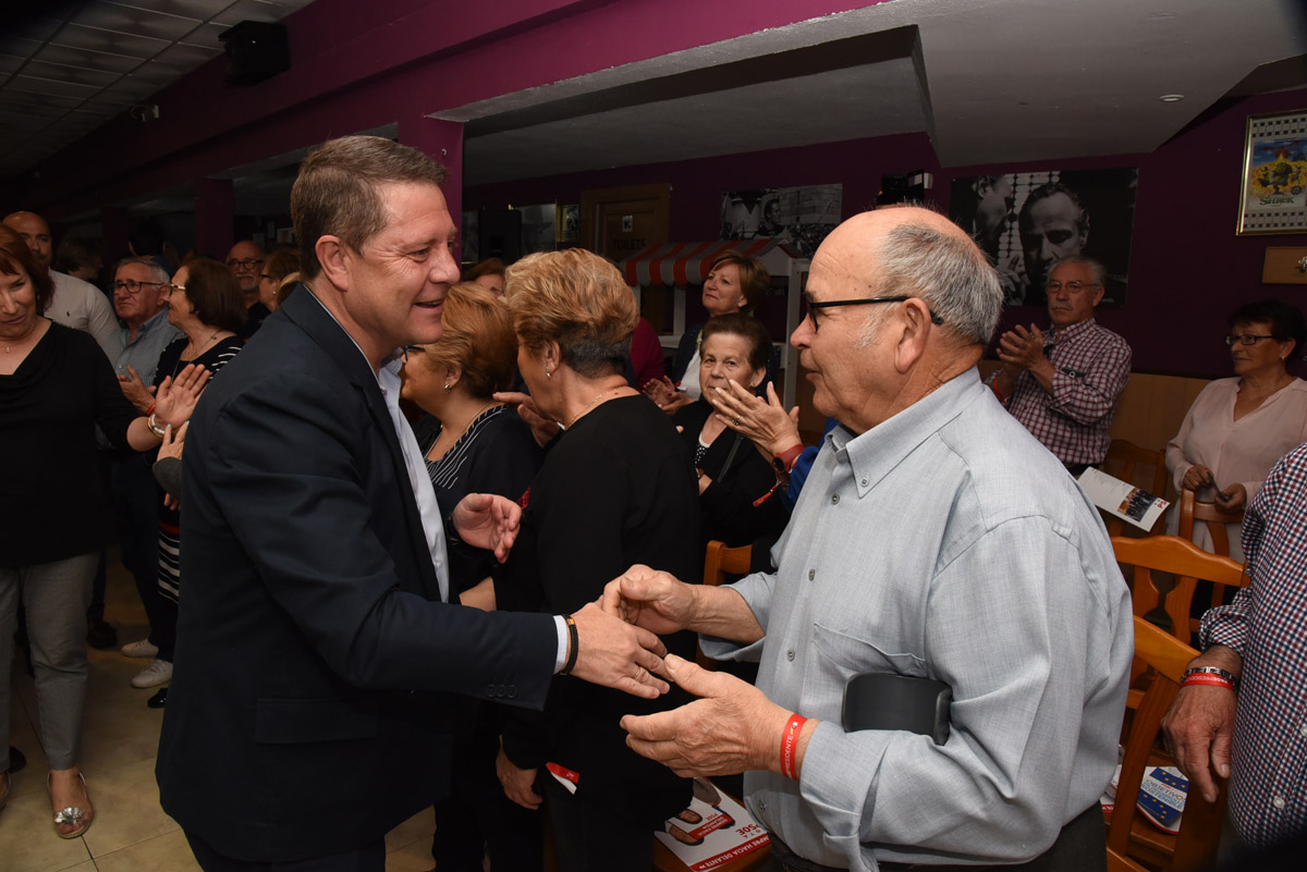 Page durante un encuentro con militantes y simpatizantes en Bargas.