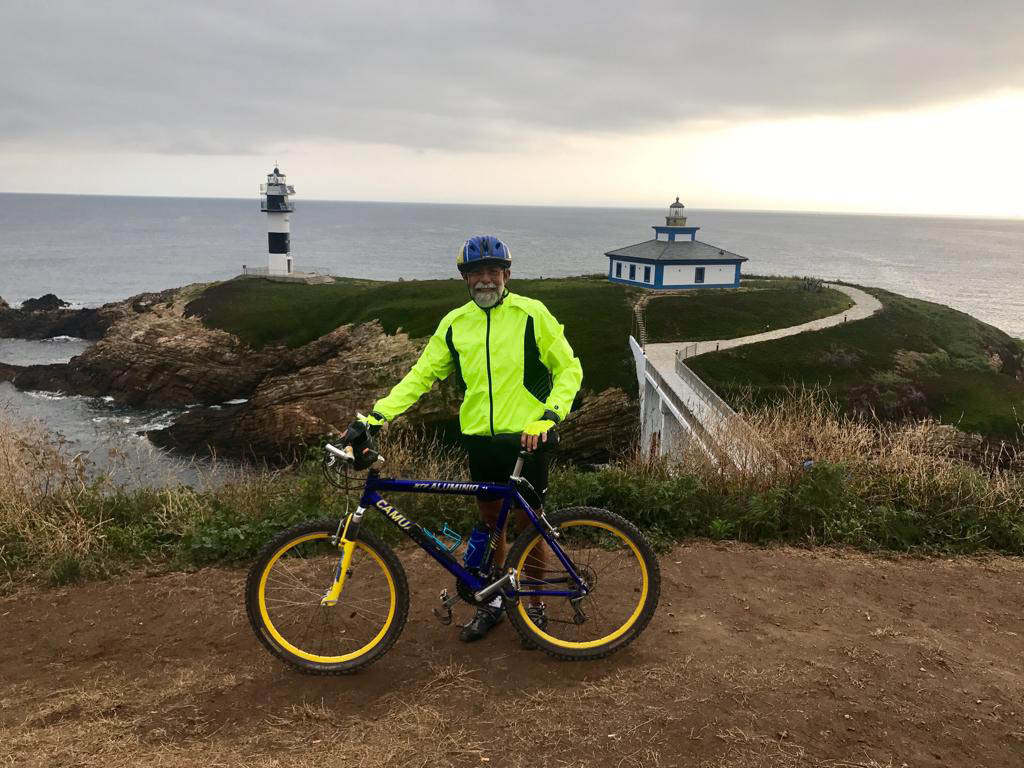 Montar en bici es una de las grandes aficiones de Jaime Ramos.