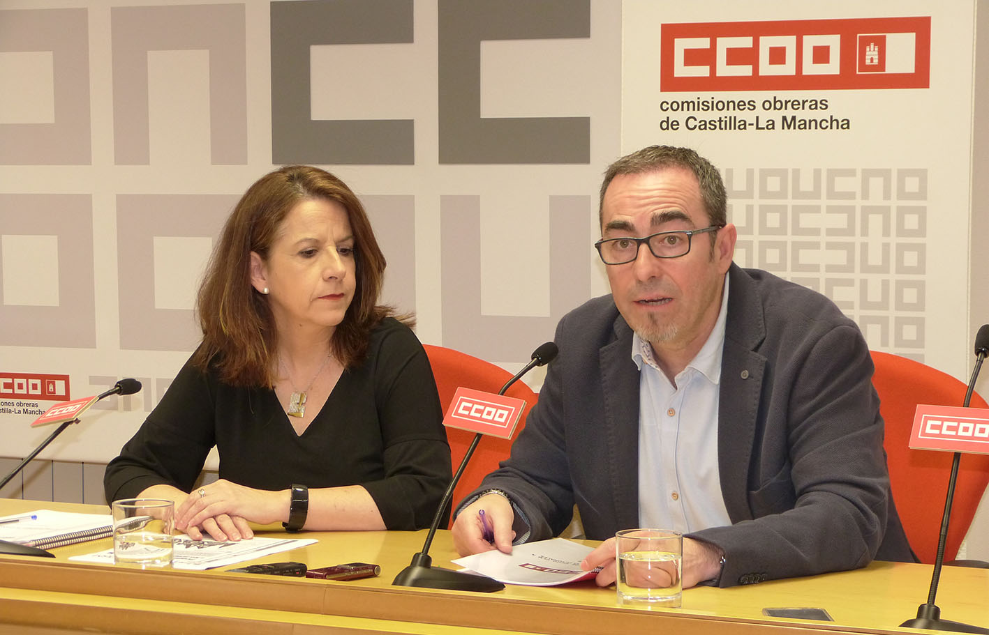 Raquel Payo y Paco de la Rosa han advertido sobre los índices de pobreza y desempleo en CLM.
