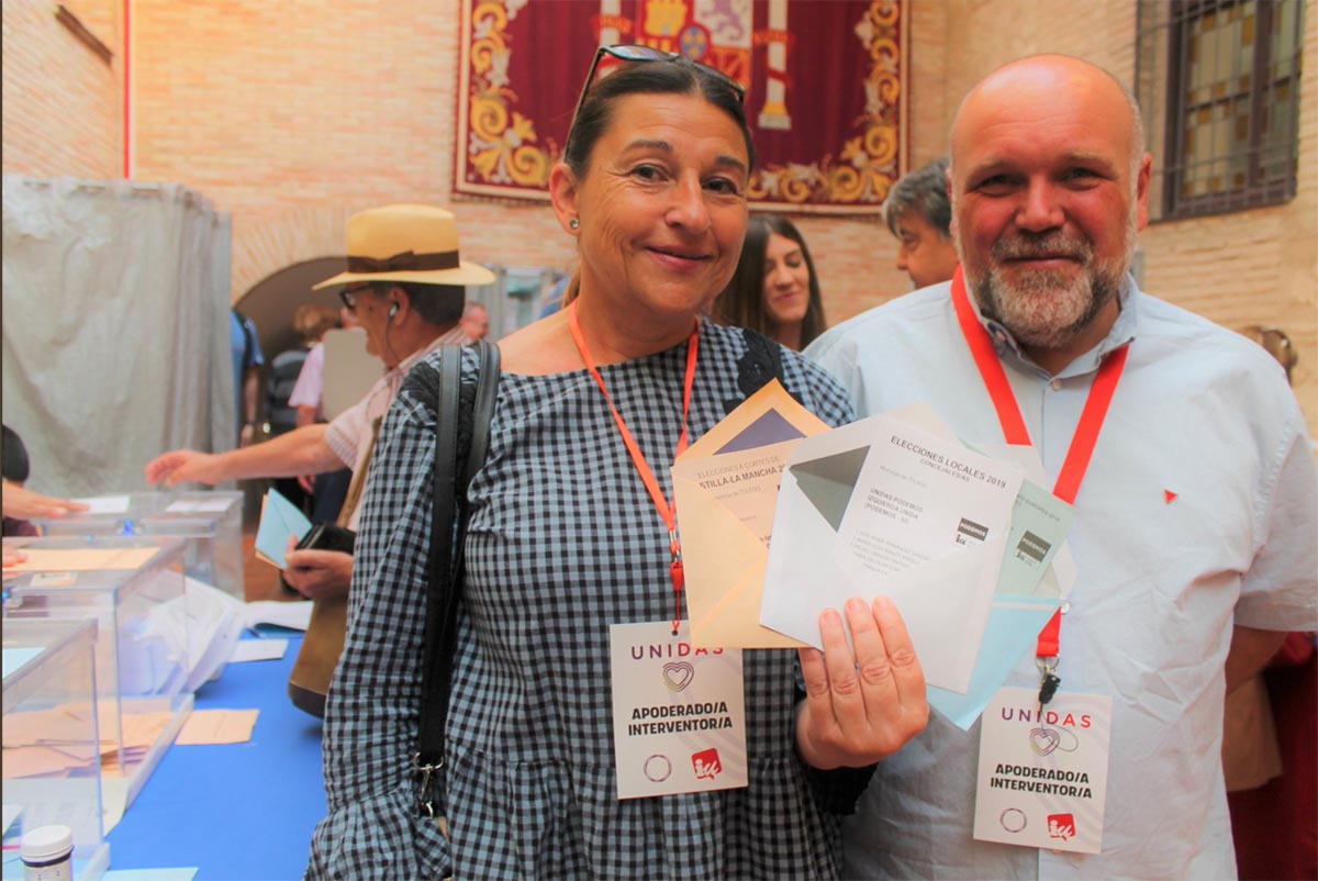 Txema Fernández y Olga Ábalos, los dos concejales electos, el día de las elecciones