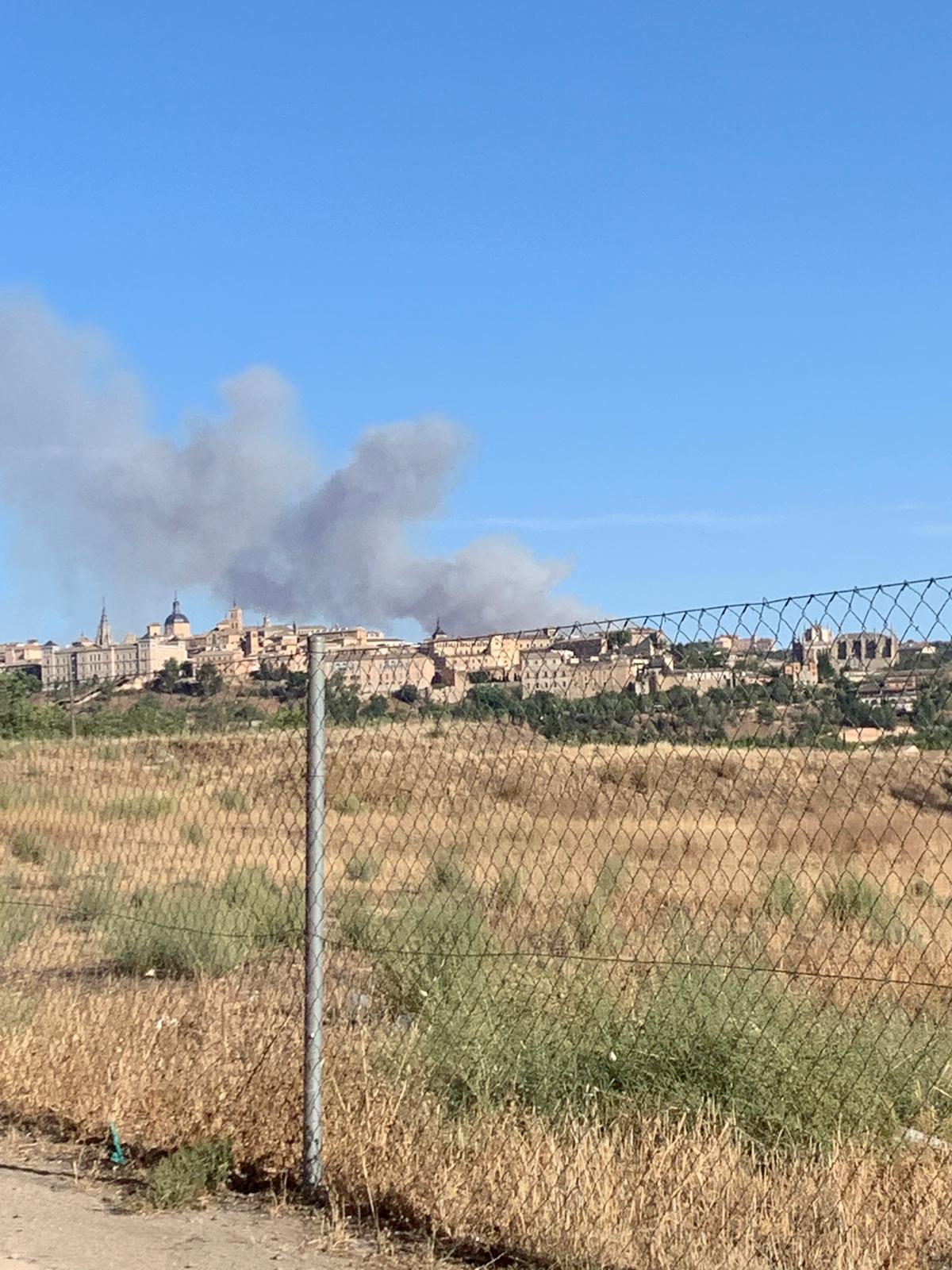 burguillos El incendio se podía ver desde Toledo.