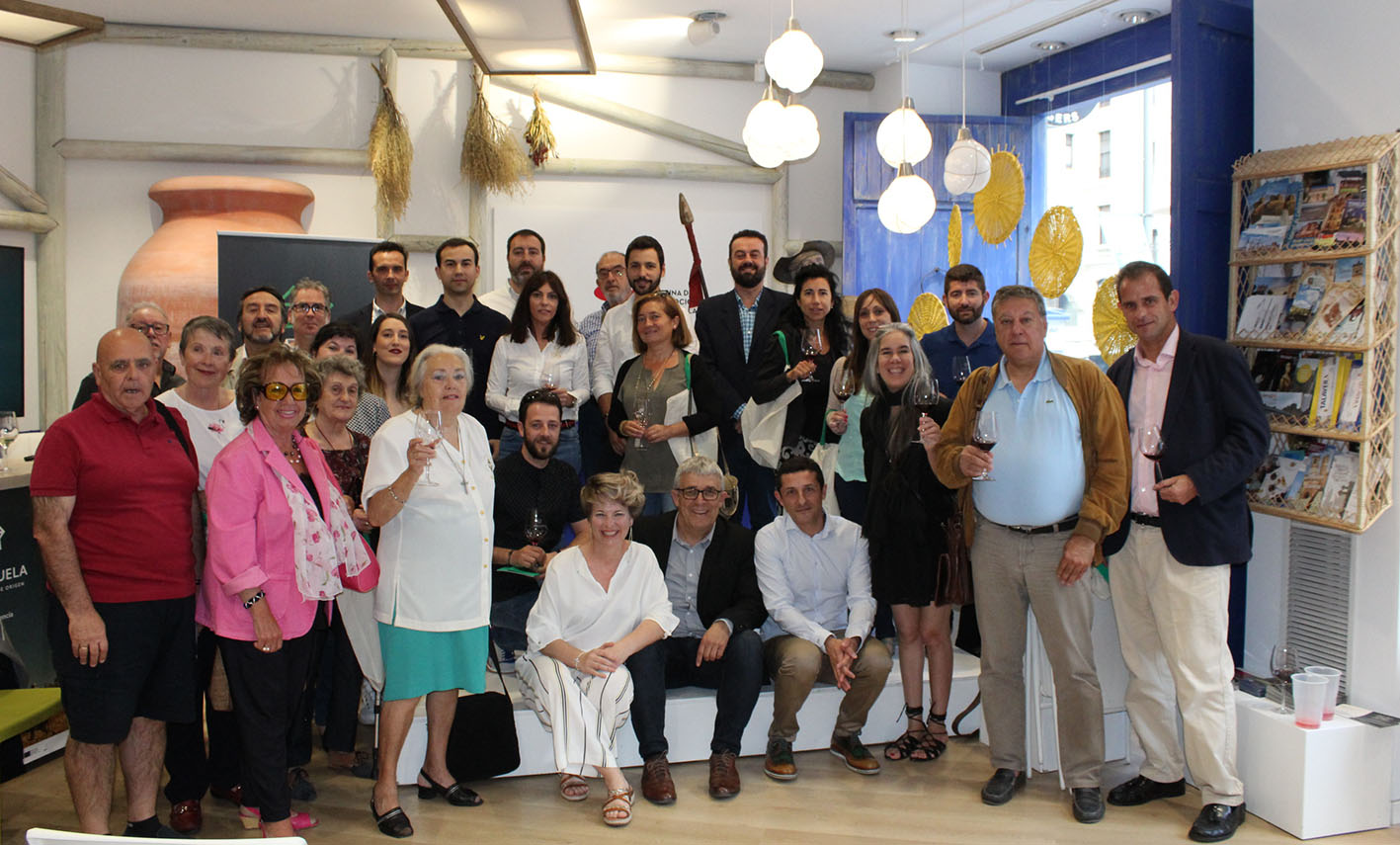 La DO Manchuela presentó su marca y realizó una cata en la Oficina de Turismo de CLM en Madrid.