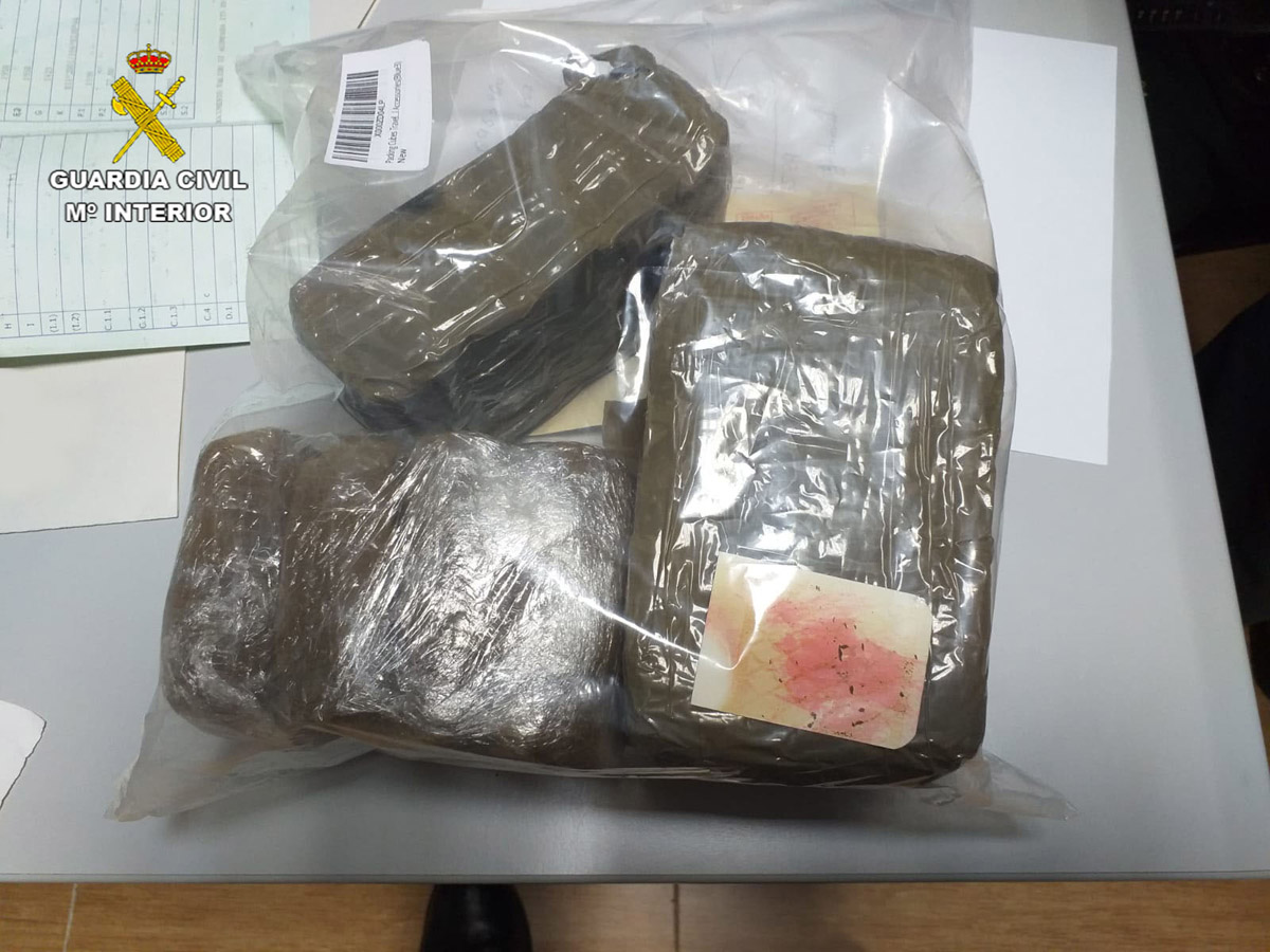 Droga incautada por la Guardia Civil.