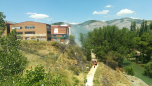 Incendio en la ladera del Júcar, en Cuenca.