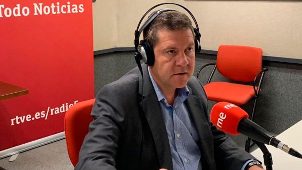 page Emiliano García-Page, presidente de Castilla-La Mancha, en una entrevista en RNE.