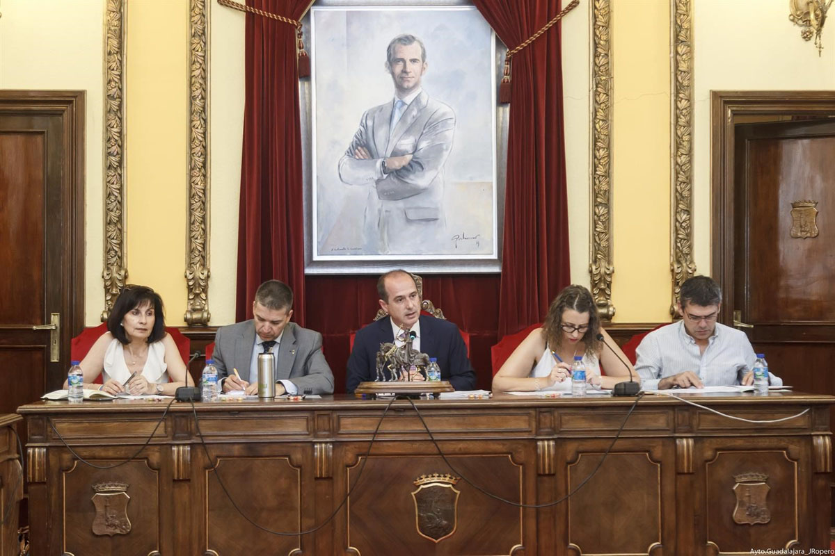 Primer Pleno de la legislatura en el Ayuntamiento de Guadalajara.