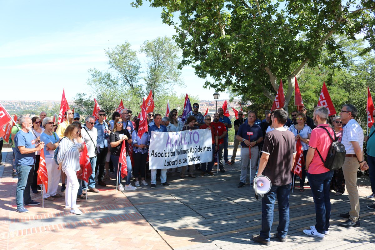 Concentración frente a la sede de Fedeto.