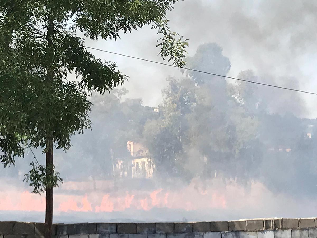 Incendio, ya apagado, en el antiguo cámping El Greco, en el Circo Romano de Toledo