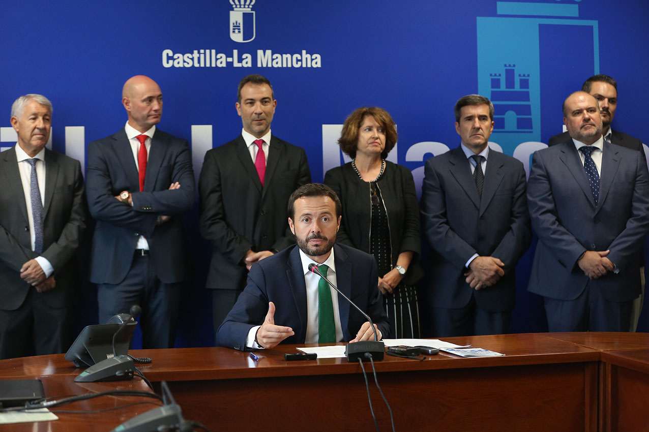 cambio climático En primer plano, el consejero de Desarrollo Sostenible de Castilla-La Mancha, José Luis Escudero.