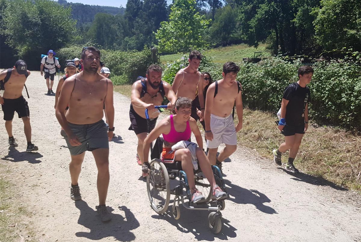 Isabel Fernández, durante el recorrido del tramo final del Camino de Santiago