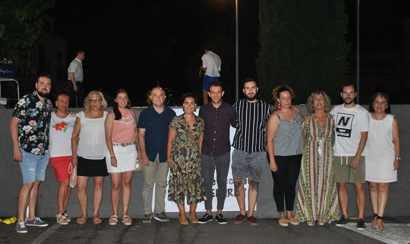 Miembros de la Junta Directiva del barrio de Azucaica, con algunos concejales de Toledo.