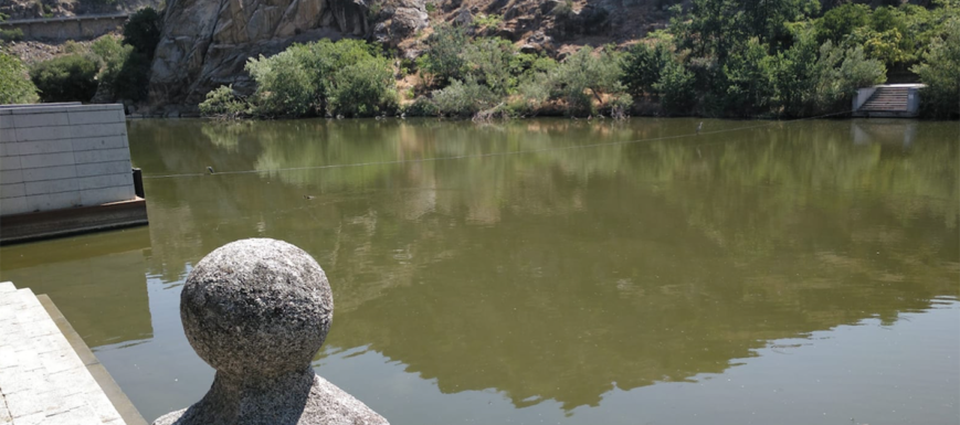 El río Tajo, en Toledo, a su paso por la zona del embarcadero.