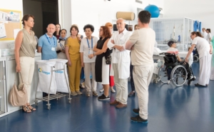 sanidad Sanitarios rusos visitando el Hospital Nacional de Parapléjicos.