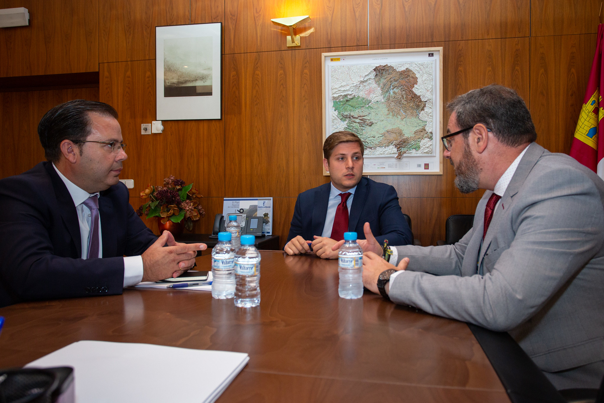 gicaman Nacho Hernando, consejero de Fomento, y Eusebio Robles, delegado de la Junta en Guadalajara.