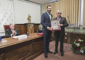 Imagen de EP. Julián Creis a la derecha de la fotografía.