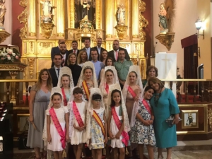 Carolina Agudo (primera por la izquierda) habló de la reunión en las Fiestas de Valmojado