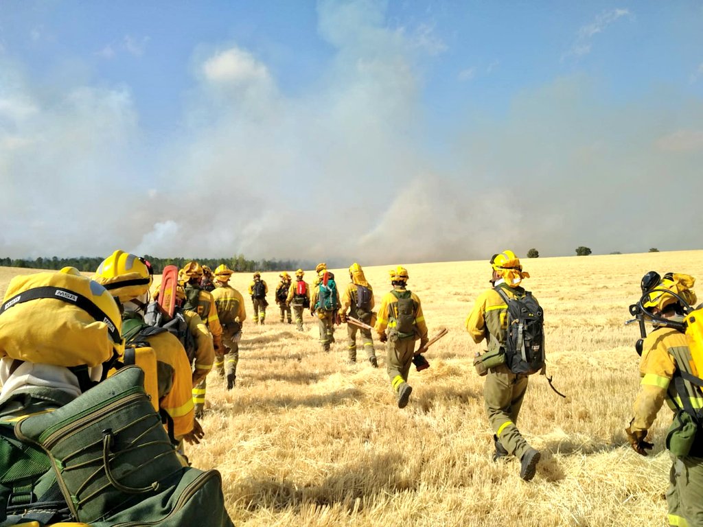 Dos BRIF del Ministerio de Agricultura, Pesca y Alimentación se dirigen al incendio de Barchín del Hoyo.