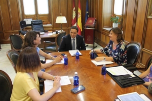Reunión en la Diputación de Cuenca en la que Patricia Franco avanzó detalles del Plan de Empleo