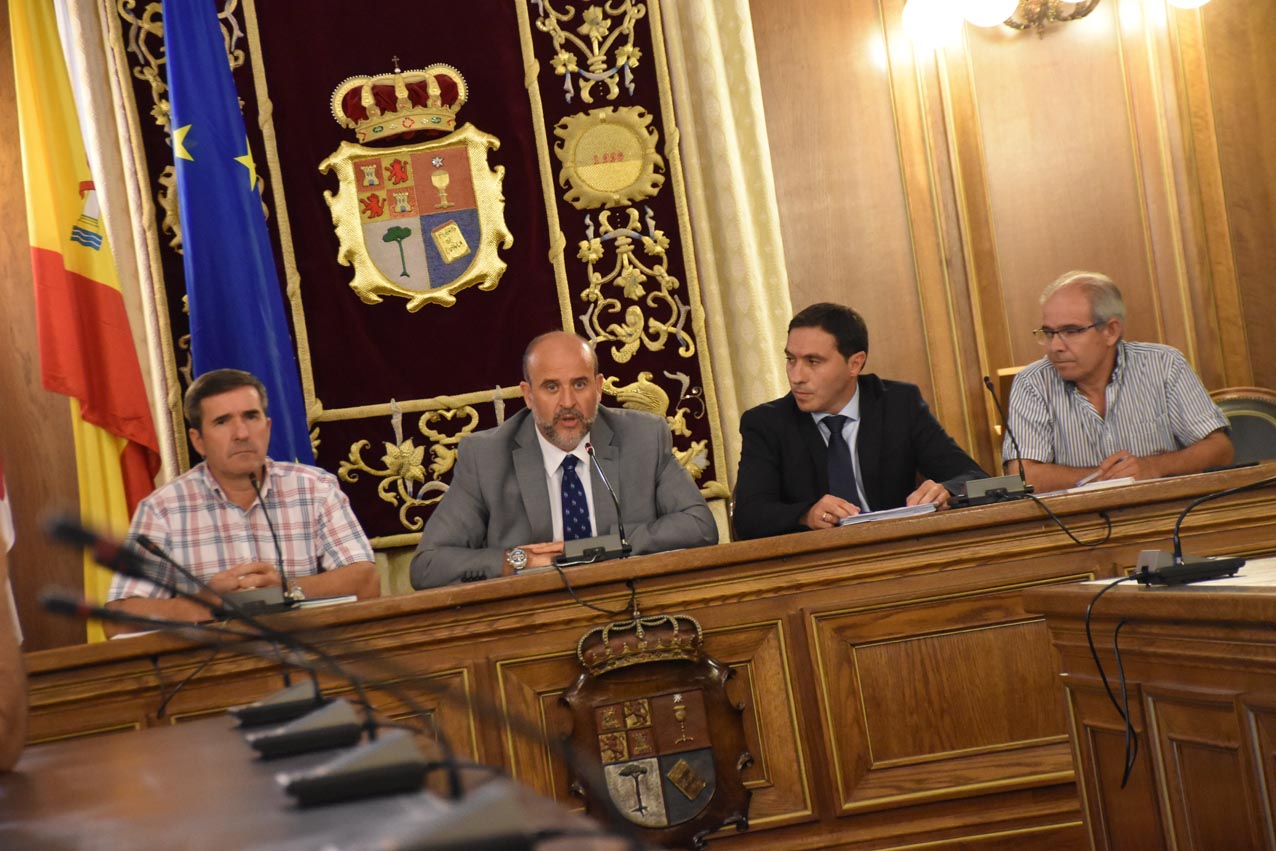 Rueda de prensa tras la reunión entre Martínez Guijarro y Martínez Chana.