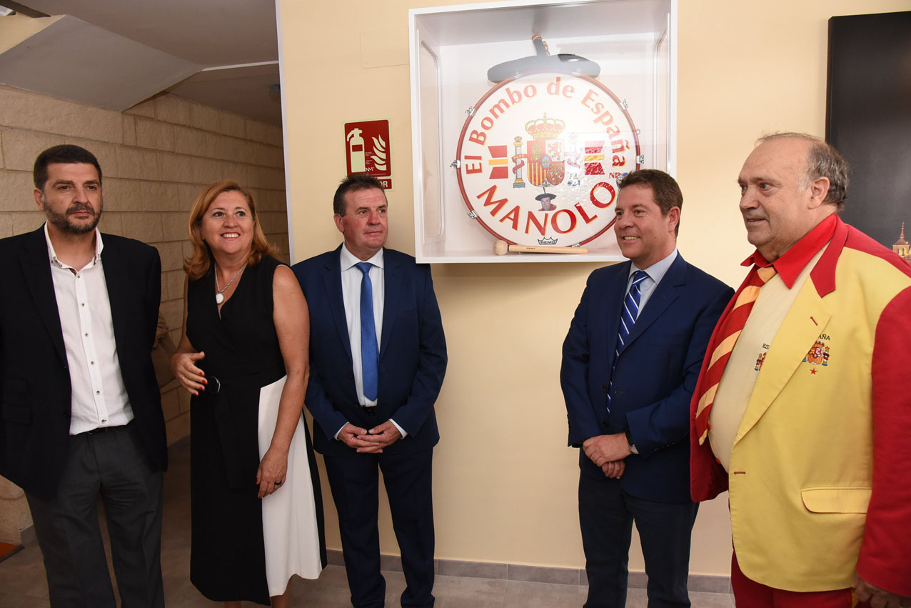 manolo el del bombo Inauguración del Pabellón Municipal "Manolo el del Bombo.