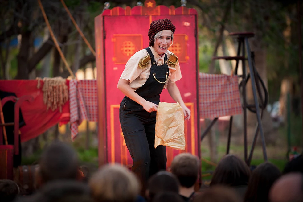 Espectáculo "Oníricus", de la compañía la troupe Malabó-La Mala.