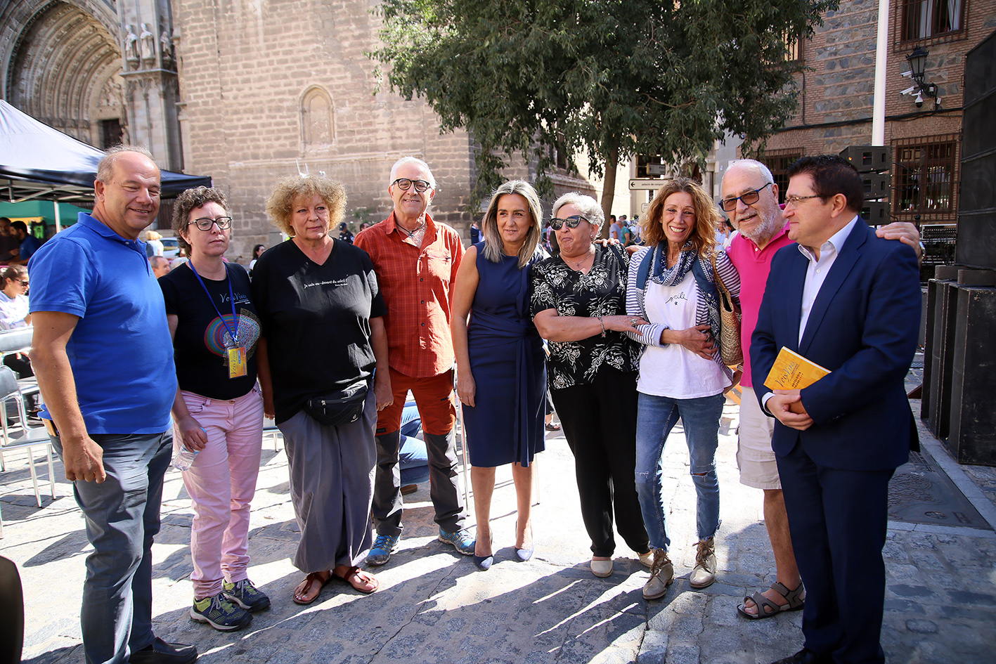 Milagros Tolón, junto a la directora del Festival Voix Vives y otros participantes en la presentación del fin de semana más poético que se celebra en la capital regional.