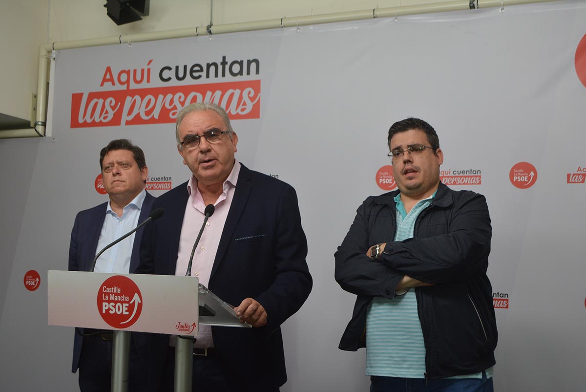 El alcalde de Ocaña, Eduardo Jiménez, denunciando la caótica situación que habría dejado la excaldesa Remedios Gordo